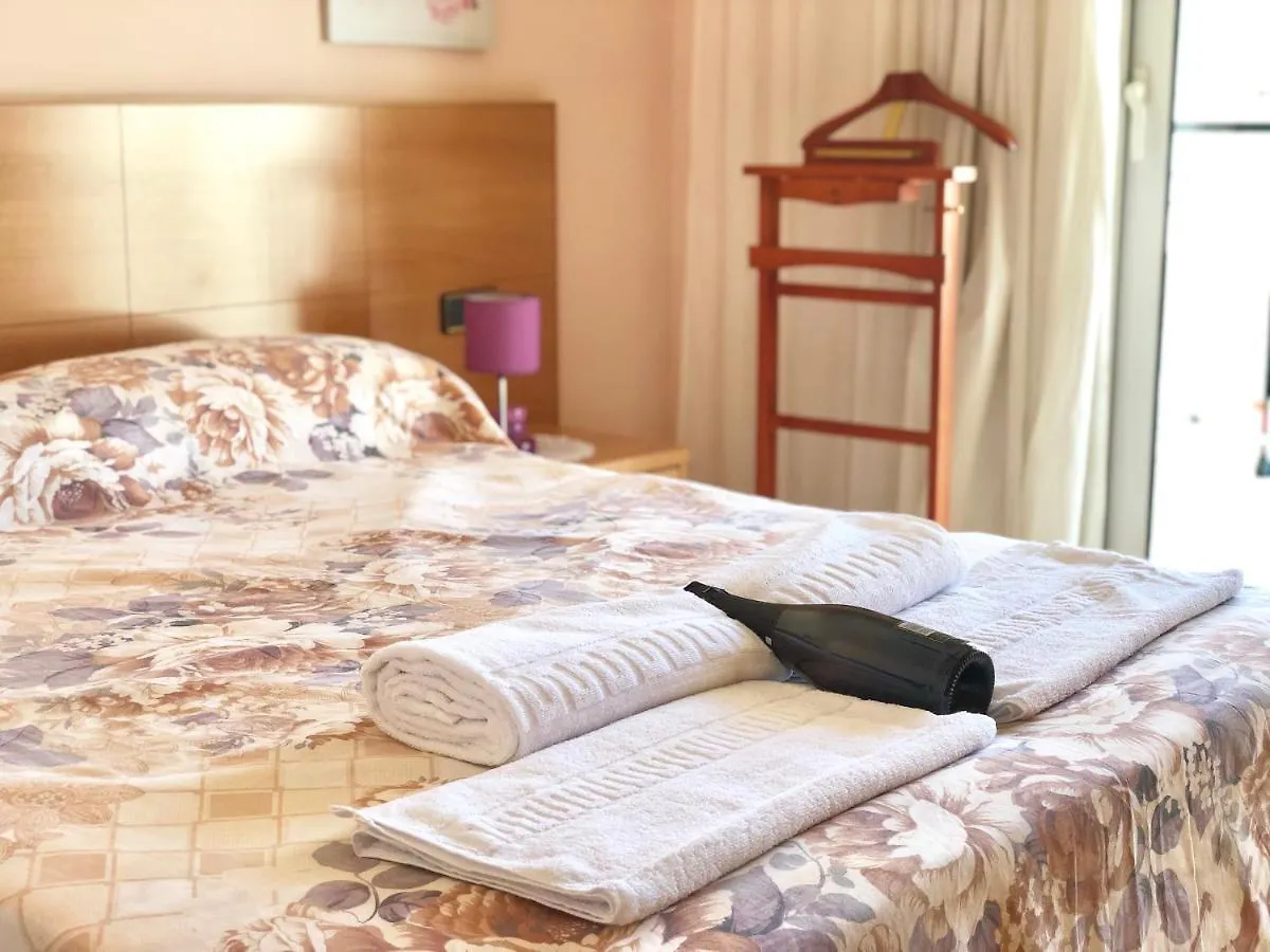 Apartment Apartamentos Benet Roses Spain